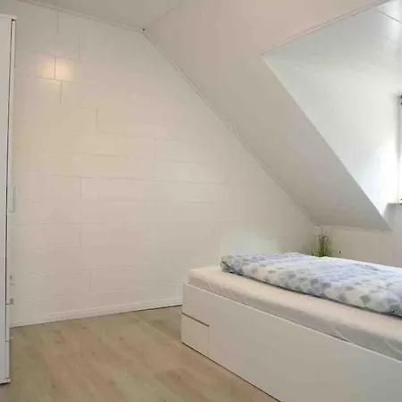 Moderne Mit Balkon, Kueche, Garten Smart-tv Apartment Emden