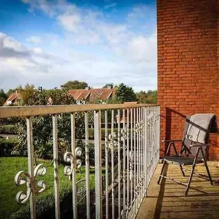 Moderne Mit Balkon, Kueche, Garten Smart-tv Apartment