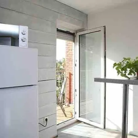 Apartment Moderne Mit Balkon, Kueche, Garten Smart-tv