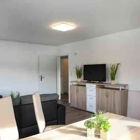 Apartment Moderne Mit Balkon, Kueche, Garten Smart-tv Emden